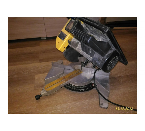 Торцовочная пила DEWALT D 27111