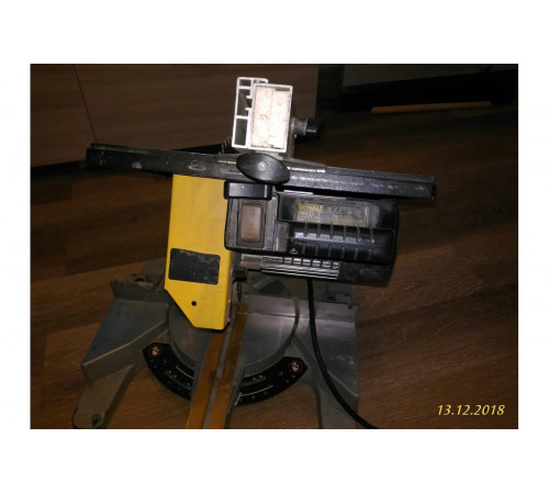 Торцовочная пила DEWALT D 27111