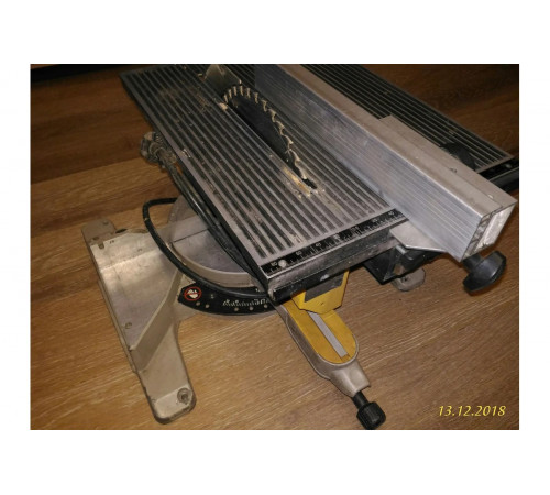 Торцовочная пила DEWALT D 27111