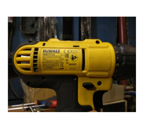 Дрель-шуруповерт Dewalt DCD771S2