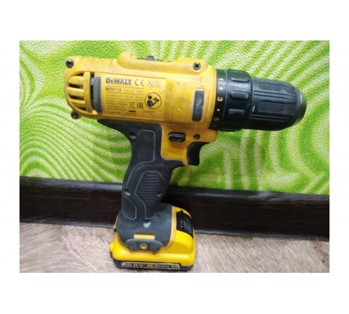 Аккумуляторная дрель-шуруповерт DEWALT DCD 710 D2