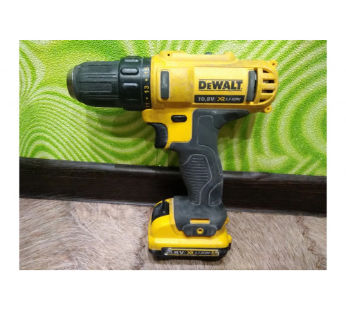 Аккумуляторная дрель-шуруповерт DEWALT DCD 710 D2