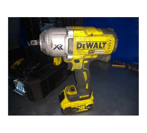 Аккумуляторный гайковерт DEWALT DCF 899 P2