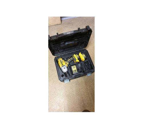 Аккумуляторный гайковерт DEWALT DCF 899 P2