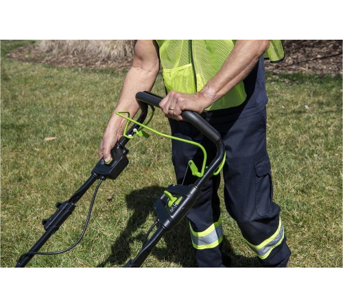 Аккумуляторная газонокосилка GreenWorks GC82LM61S 82 В 2515607 Аккумуляторная газонокосилка GreenWorks GC82LM61S 82 В 2515607