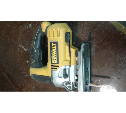 Лобзик DEWALT DW 349 B