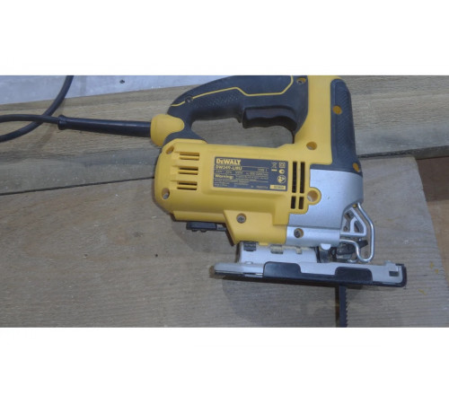 Лобзик DEWALT DW 349 B