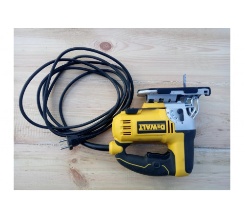 Лобзик DEWALT DW 349 B