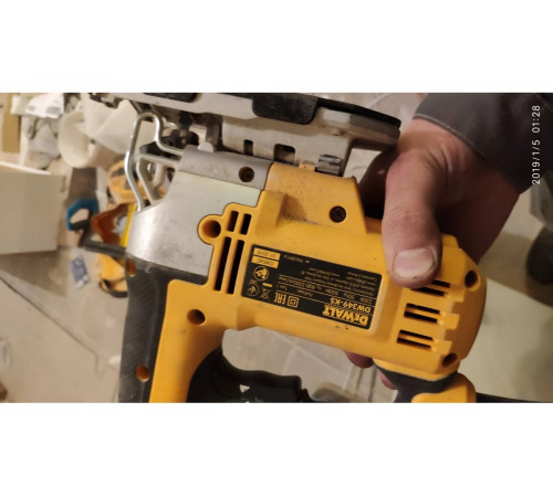 Лобзик DEWALT DW 349 B
