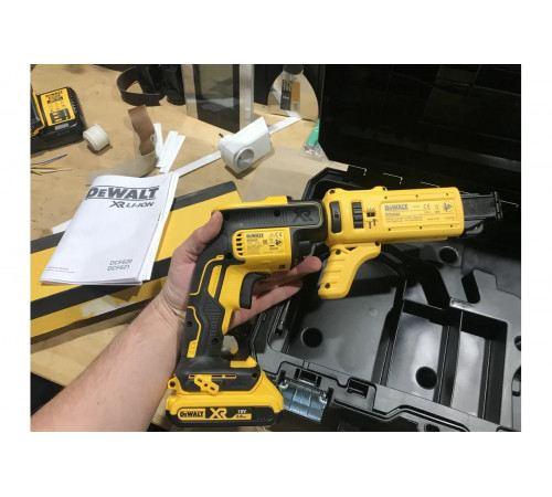 Бесщёточный ленточный шуруповерт DEWALT 18.0 В XR DCF620D2K-QW