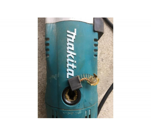Угловая шлифмашина Makita GA 9020 Угловая шлифмашина Makita GA 9020