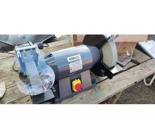 Профессиональный заточной станок KraftWell KRW-BG250 Профессиональный заточной станок KraftWell KRW-BG250