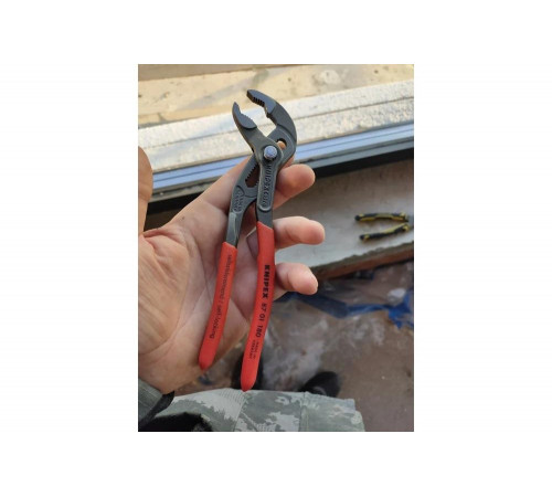 Универсальные переставные клещи KNIPEX КОБРА KN-8701180 Универсальные переставные клещи KNIPEX КОБРА KN-8701180