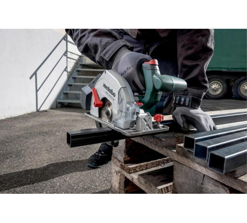 Аккумуляторная дисковая пила Metabo MKS 18 LTX 58 600771840 Аккумуляторная дисковая пила Metabo MKS 18 LTX 58 600771840