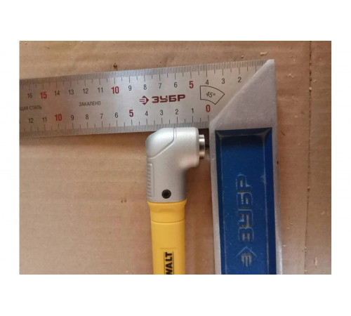 Угловая насадка ударная IMPACT + биты (9 шт.) DEWALT DT71517T