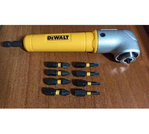 Угловая насадка ударная IMPACT + биты (9 шт.) DEWALT DT71517T