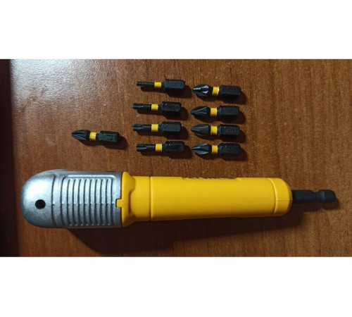 Угловая насадка ударная IMPACT + биты (9 шт.) DEWALT DT71517T