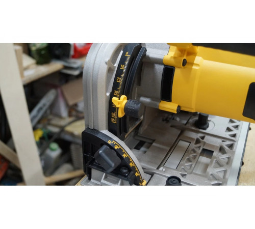 Пила циркулярная DEWALT DWS520K