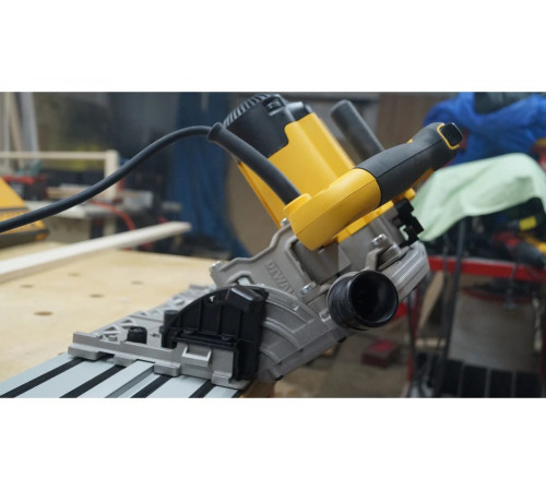 Пила циркулярная DEWALT DWS520K