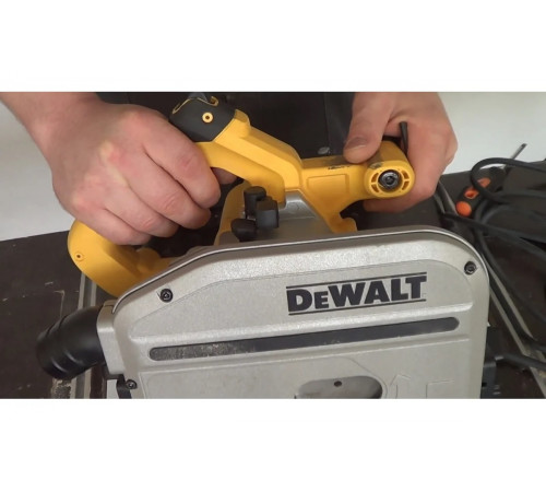Пила циркулярная DEWALT DWS520K