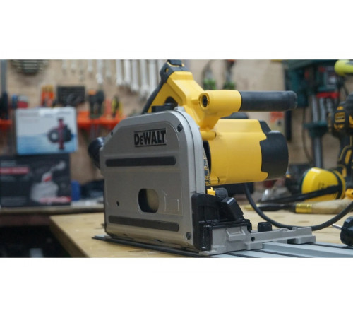 Пила циркулярная DEWALT DWS520K