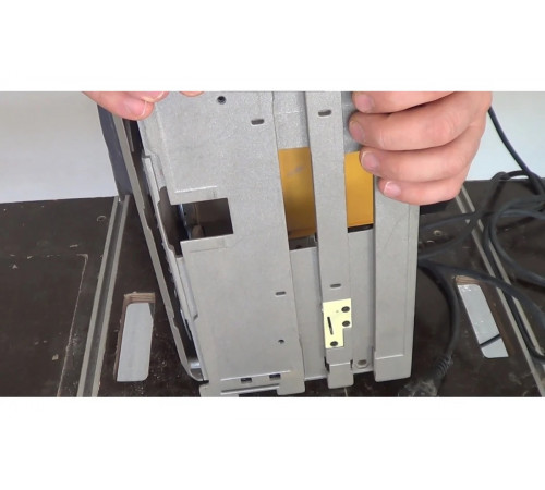 Пила циркулярная DEWALT DWS520K