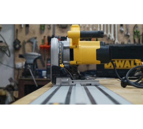 Пила циркулярная DEWALT DWS520K