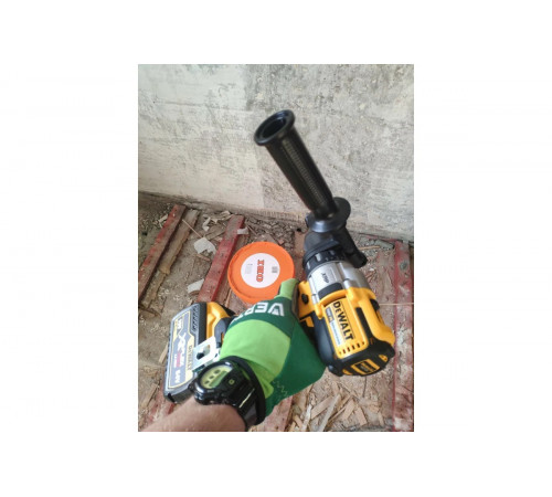 Бесщеточная дрель-шуруповерт DEWALT FLEXVOLT DCD991X1