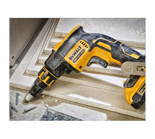 Аккумуляторный ленточный шуруповерт DEWALT DCF620N, 18 В, 30 Нм, 4400 об/мин, без АКБ и ЗУ DCF620N-XJ