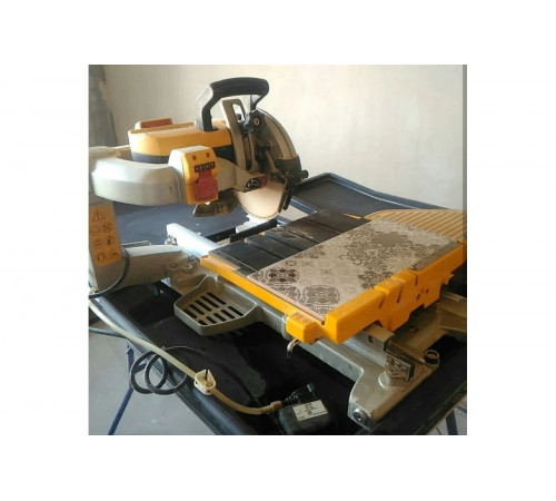 Плиткорезный станок DEWALT D24000