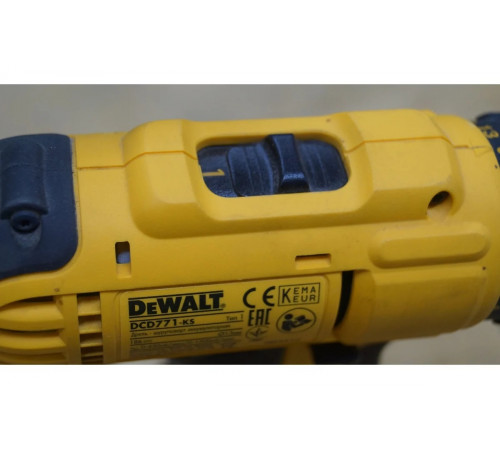 Аккумуляторная дрель-шуруповерт DEWALT DCD 771 C2