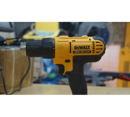 Аккумуляторная дрель-шуруповерт DEWALT DCD 771 C2