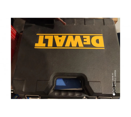 Аккумуляторная дрель-шуруповерт DEWALT DCD 771 C2