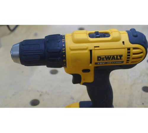 Аккумуляторная дрель-шуруповерт DEWALT DCD 771 C2