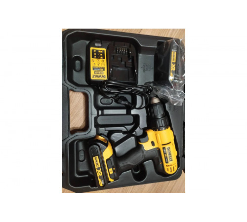 Аккумуляторная дрель-шуруповерт DEWALT DCD 771 C2