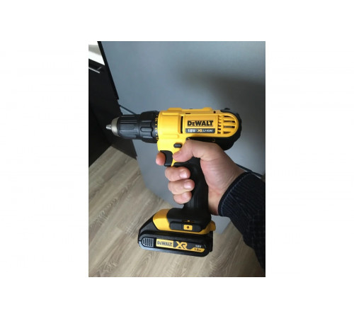 Аккумуляторная дрель-шуруповерт DEWALT DCD 771 C2