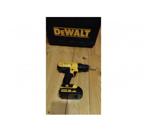 Аккумуляторная дрель-шуруповерт DEWALT DCD 771 C2