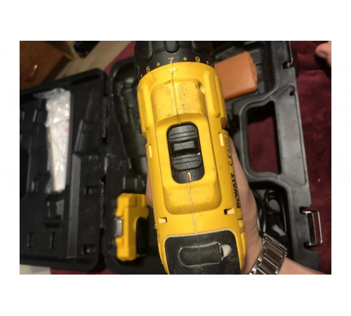Аккумуляторная дрель-шуруповерт DEWALT DCD 771 C2