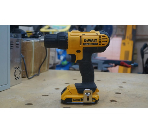Аккумуляторная дрель-шуруповерт DEWALT DCD 771 C2