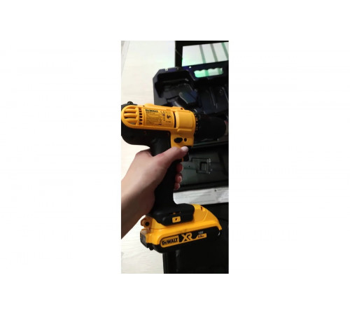 Аккумуляторная дрель-шуруповерт DEWALT DCD 771 C2