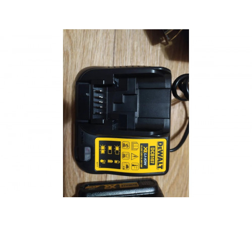 Аккумуляторная дрель-шуруповерт DEWALT DCD 771 C2