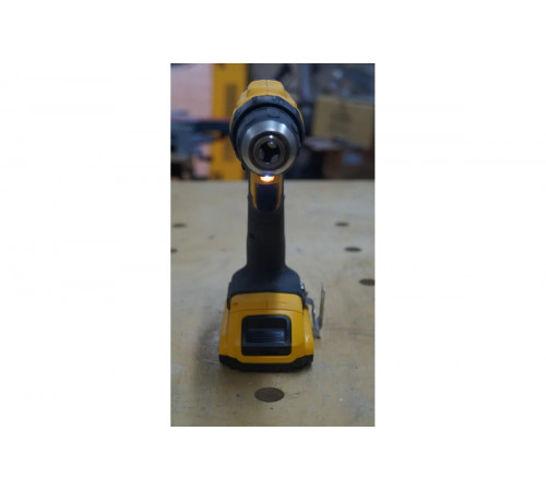 Аккумуляторная дрель-шуруповерт DEWALT DCD 771 C2