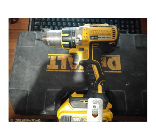Аккумуляторная дрель-шуруповерт DEWALT DCD 790 D2