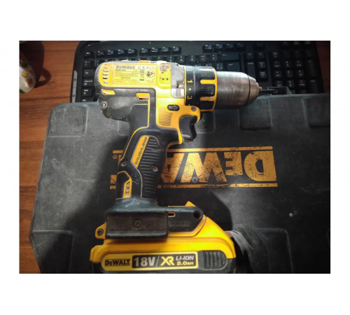 Аккумуляторная дрель-шуруповерт DEWALT DCD 790 D2