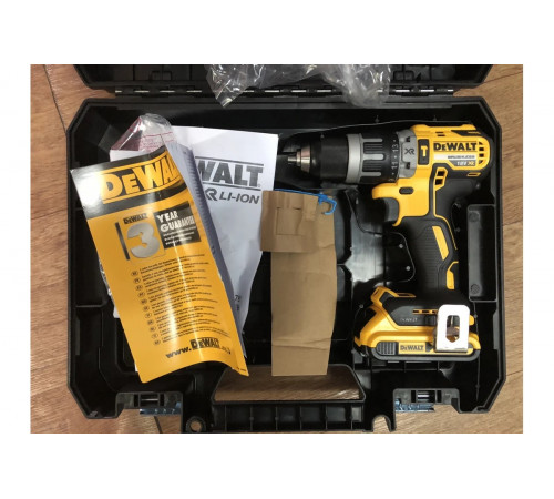 Бесщеточная ударная дрель-шуруповерт DEWALT DCD796D2