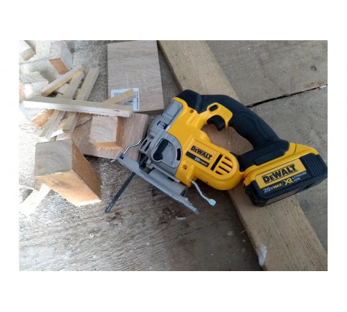 Аккумуляторный лобзик DEWALT 18.0 В XR DCS331N