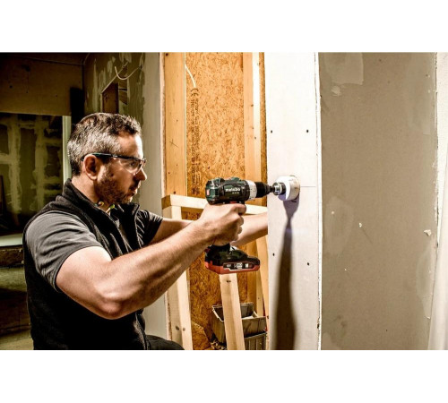 Аккумуляторная ударная дрель-шуруповерт Metabo SB 18 LT BL 602316820 Аккумуляторная ударная дрель-шуруповерт Metabo SB 18 LT BL 602316820