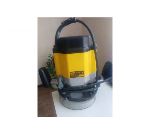 Фрезер DEWALT DW 625 E