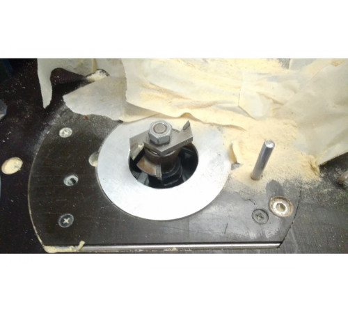 Фрезер DEWALT DW 625 E