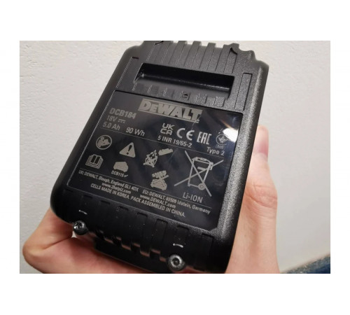 Аккумулятор (18 В; 5.0 А*ч; Li-Ion) DEWALT DCB 184